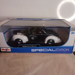 Maisto 1939 Ford Deluxe State Police Diecast
